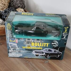 Revell Bullitt 1968 Ford Mustang GT 1:25 Metal Body Model Kit Steve McQueen